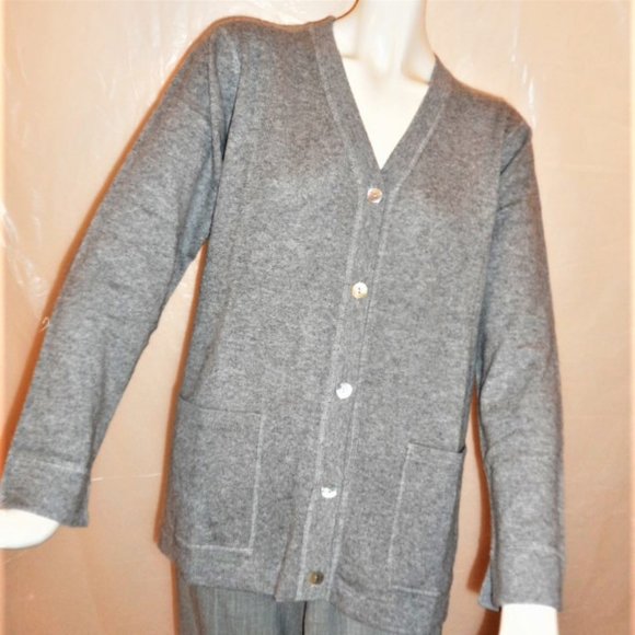 100% CASHMERE JACKETS SWEATERS BEUTLER WITH POCKETS NWT - Picture 2 of 2